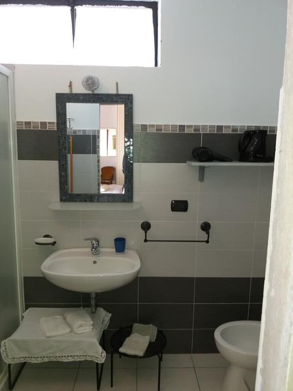 Le Travi Bed & Breakfast Sarzana Exterior photo