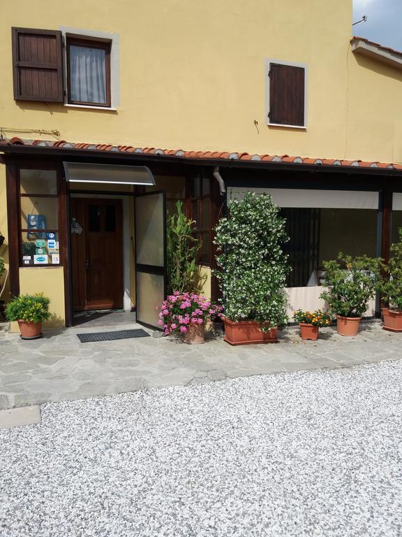 Le Travi Bed & Breakfast Sarzana Exterior photo